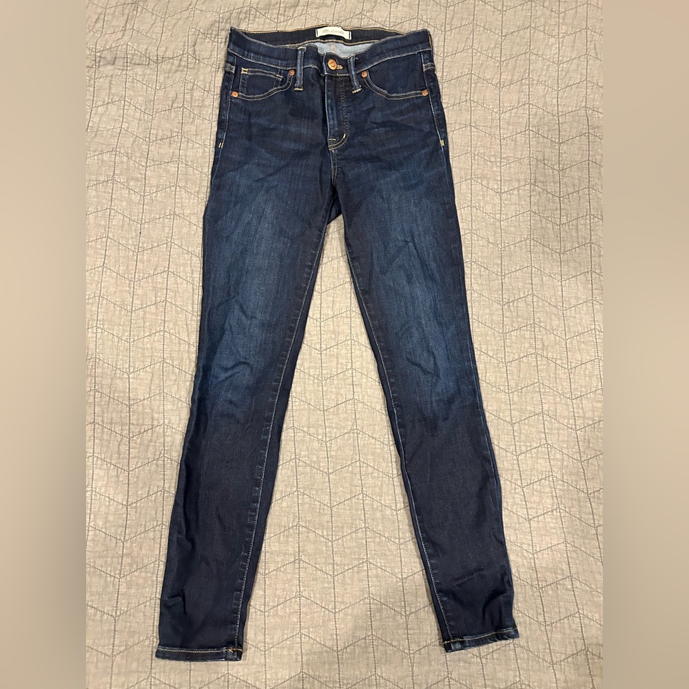 Madewell women’s dark wash high rise skinny jeans